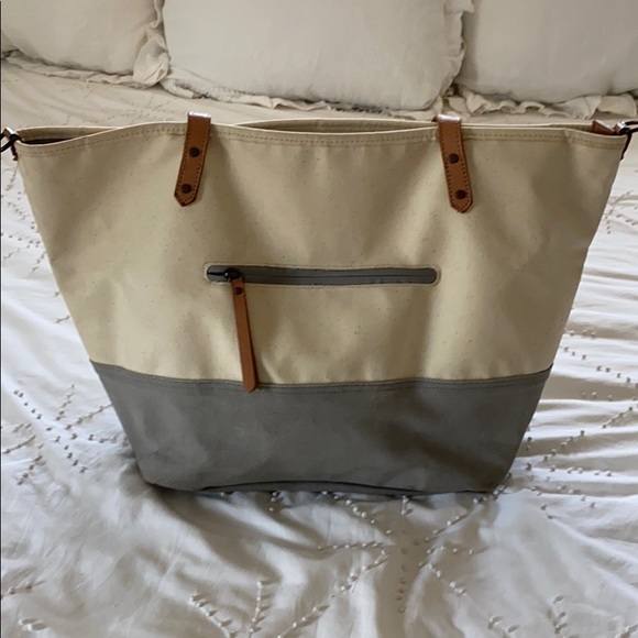 Petunia Pickle Bottom Diaper Bag - Picture 4 of 8